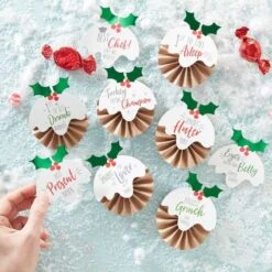 Novelty Christmas Day Badges - 8cm (6pk)